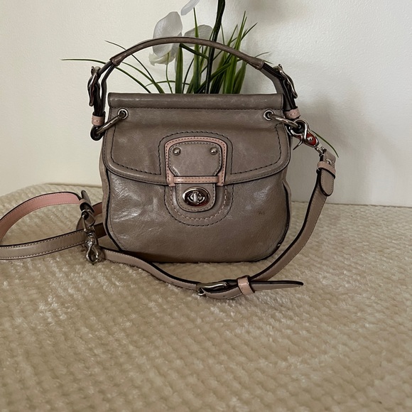 Coach Handbags - 💚Coach Willis Crossbody Bag legacy edition B1269-19036